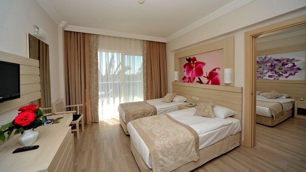 Seaden Corolla Hotel